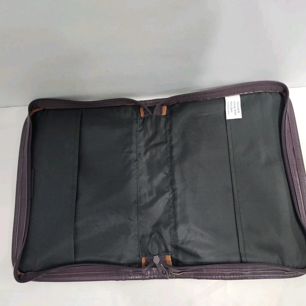 Mt. Baker Purple Faux Leather Bible Cover Organizer Case - Item 41319 EUC